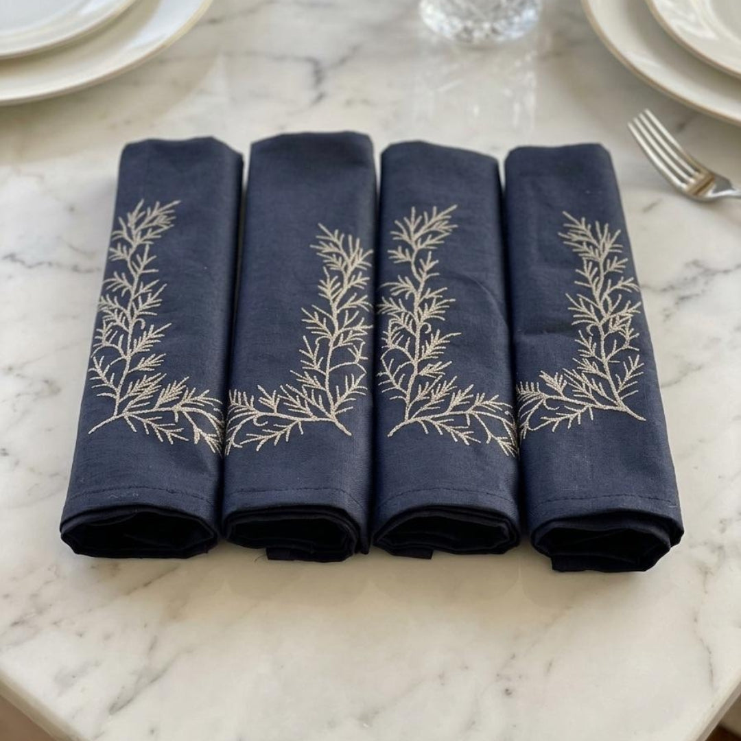 Midnight Fern Napkins Set Design 1